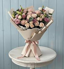 Букет цветов из:  Розы и Лизиантусы в Новоильинске