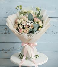 Букет цветов из:  Розы и Лизиантусы в Новоильинске