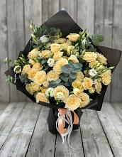 Букет цветов из:  Розы и Лизиантусы в Новоильинске