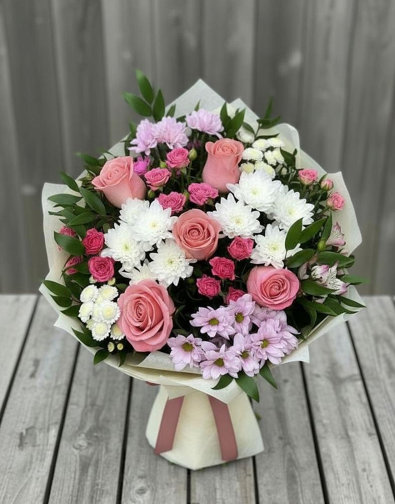 Букет цветов из: Альстромерии, Гвоздики, Розы и Хризантемы в Новоильинске