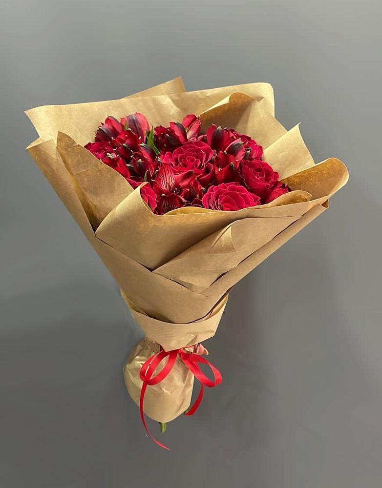 Букет цветов из: Альстромерии и Розы в Новоильинске