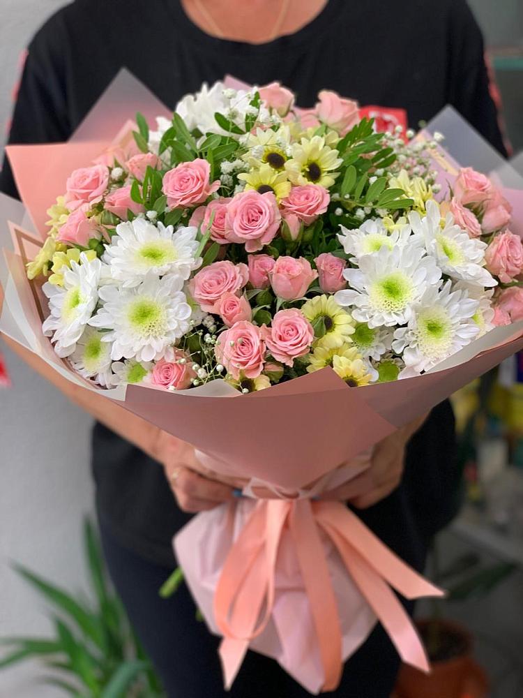 Букет цветов из: Розы и Хризантемы в Новоильинске