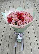Букет цветов из:  Альстромерии #REPLACE_PRED# Новоильинске