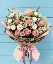 Букет цветов из:  Розы, Альстромерии и Лизиантусы в Новоильинске