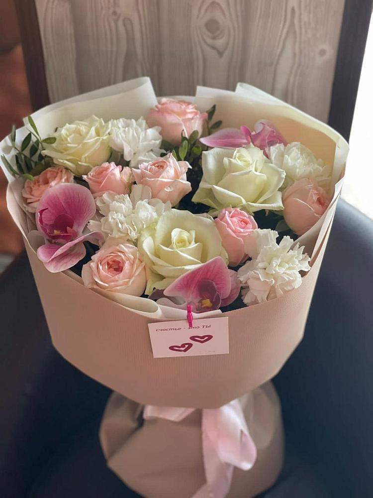 Букет цветов из: Орхидеи, Розы и Гвоздики в Новоильинске