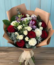 Букет цветов из:  Розы и Альстромерии в Новоильинске
