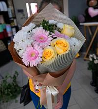 Букет цветов из:  Герберы, Розы и Хризантемы в Новоильинске