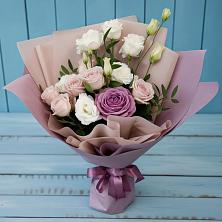 Букет цветов из:  Розы и Лизиантусы в Новоильинске