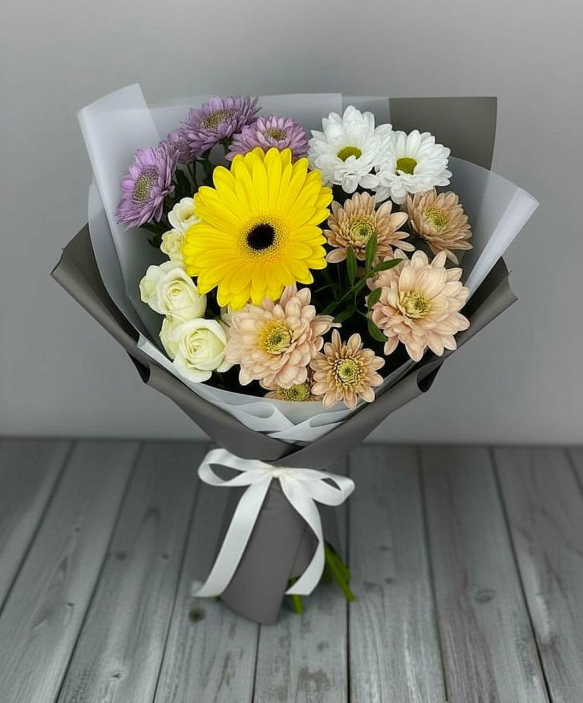 Букет цветов из: Розы, Герберы и Хризантемы в Новоильинске