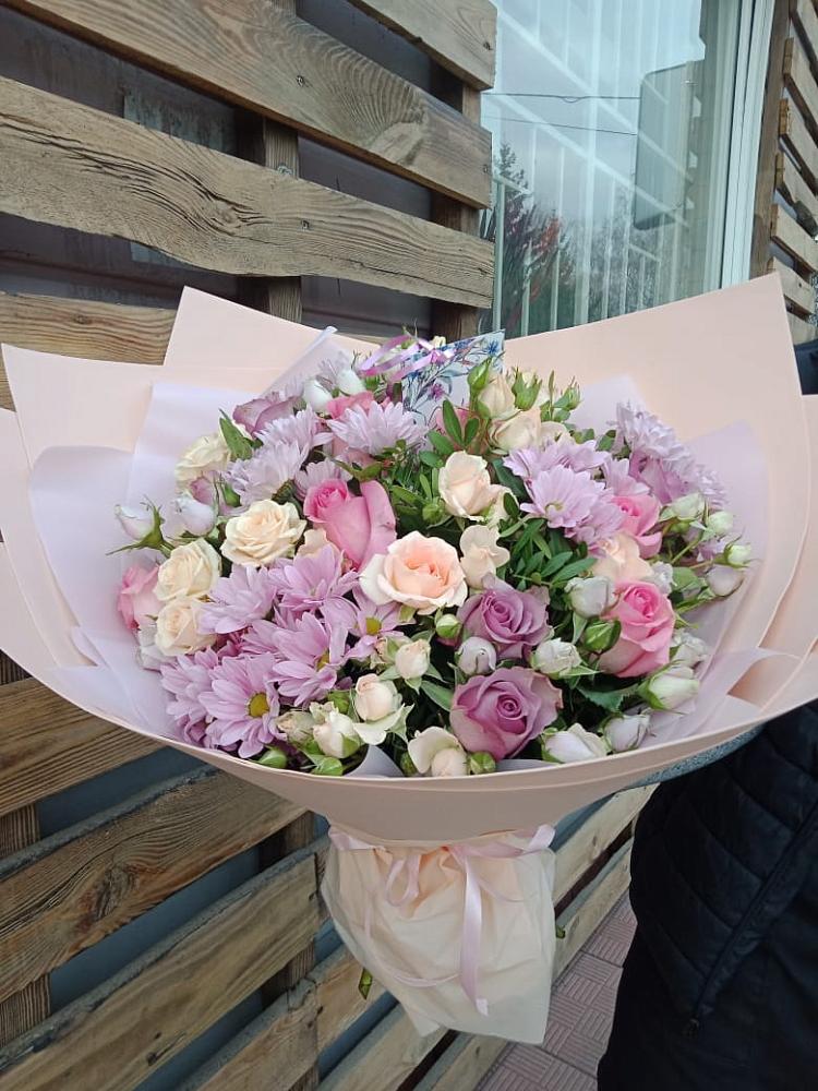 Букет цветов из: Розы и Хризантемы в Новоильинске