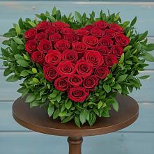 Цветочная композиция из Розы в виде сердца в Новоильинске