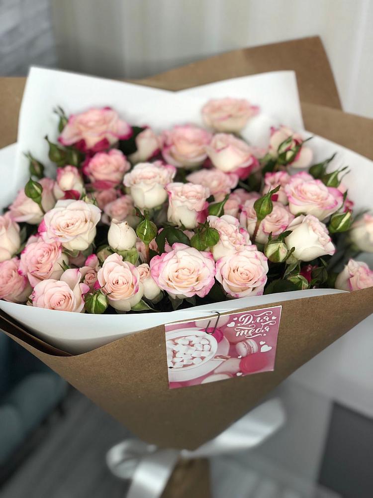 Букет цветов из: Розы в Новоильинске