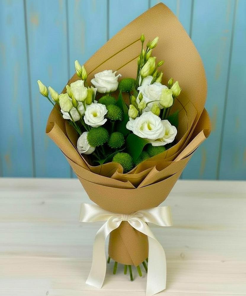 Букет цветов из: Хризантемы и Лизиантусы в Новоильинске