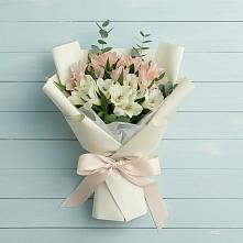 Букет цветов из:  Альстромерии в Новоильинске