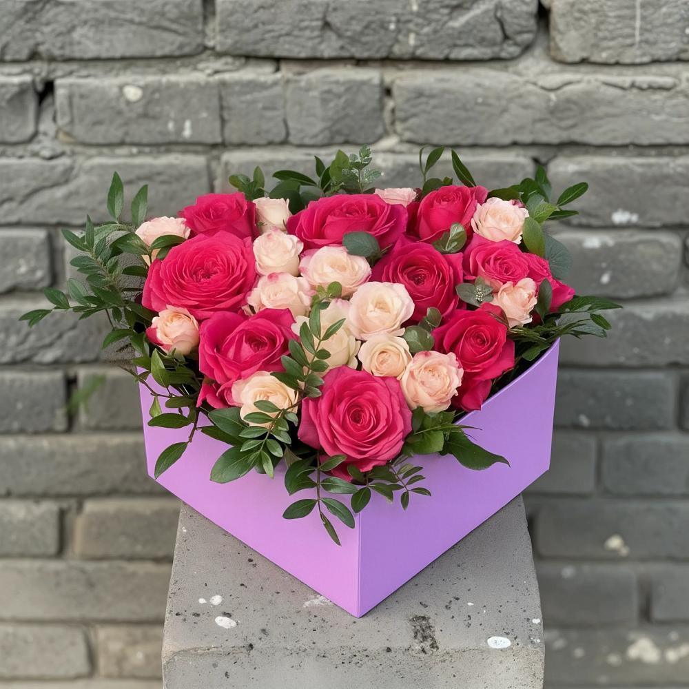 Цветочная композиция из Розы в коробке в Новоильинске