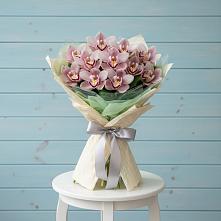 Букет цветов из:  Орхидеи и Розы в Новоильинске