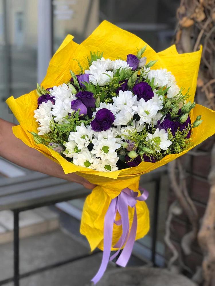 Букет цветов из: Ирисы, Хризантемы и Ромашки в Новоильинске