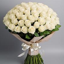 Букет 101 беля роза Белоснежка в Новоильинске