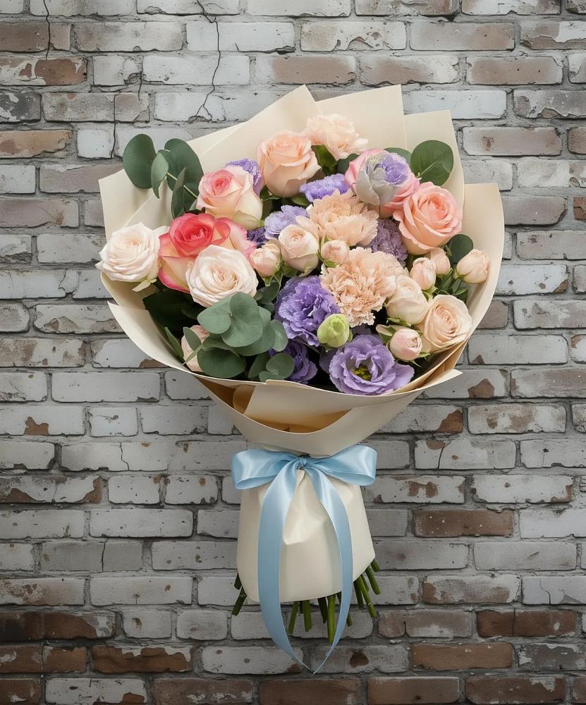 Букет цветов из: Розы, Лизиантусы и Гвоздики в Новоильинске