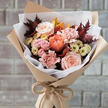 Букет цветов из:  Гвоздики, Хризантемы и Розы в Новоильинске