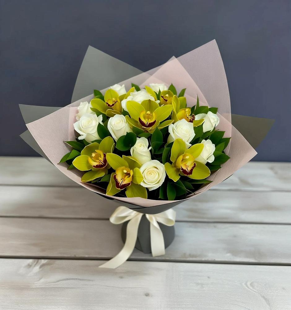 Букет цветов из: Орхидеи и Розы в Новоильинске