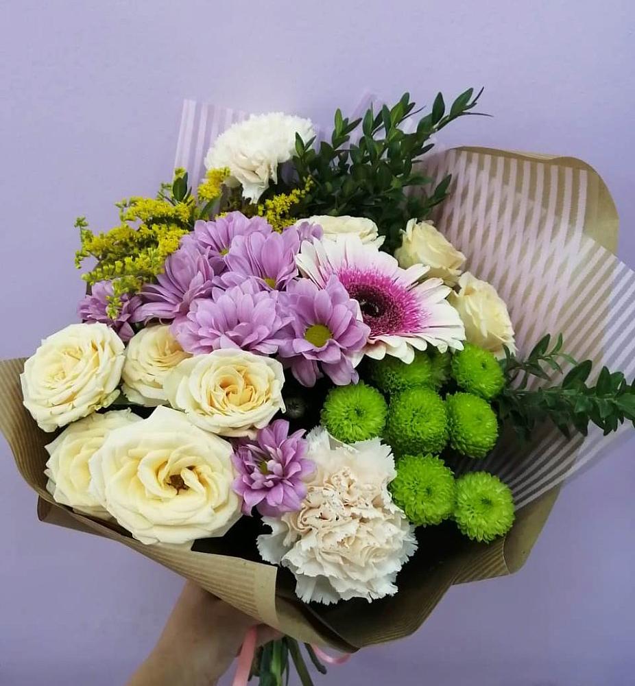 Букет цветов из: Хризантемы, Розы, Гвоздики и Герберы в Новоильинске