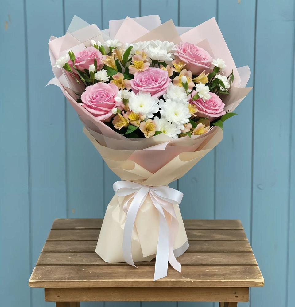 Букет цветов из: Гвоздики, Орхидеи и Розы в Новоильинске