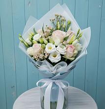 Букет цветов из:  Розы и Лизиантусы в Новоильинске