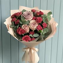 Букет цветов из:  Гвоздики и Розы в Новоильинске
