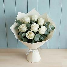 Букет Белые розы в Эвкалипте в Новоильинске