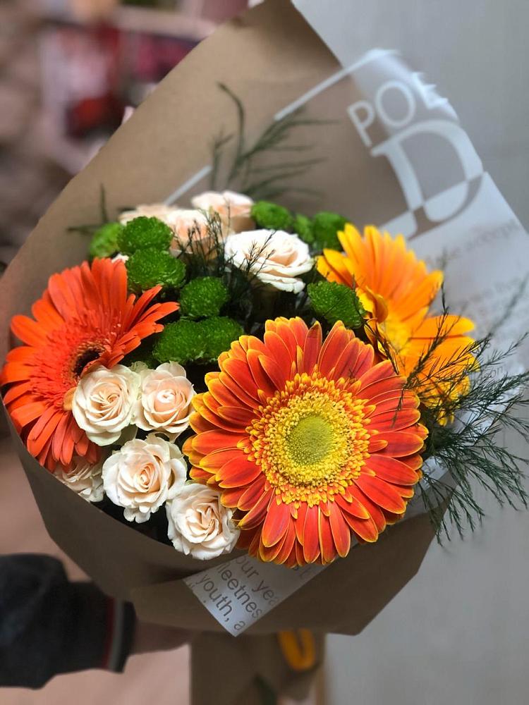 Букет цветов из: Герберы, Хризантемы и Розы в Новоильинске