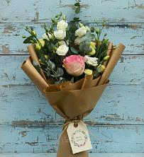 Букет цветов из:  Розы и Лизиантусы в Новоильинске