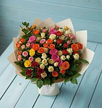 Букет Микс из разноцветных кустовых роз в Новоильинске